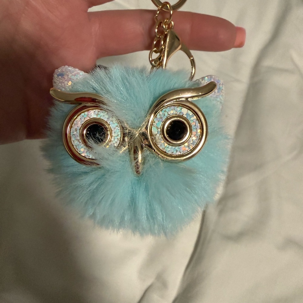 Keychain/Bag cute fluffy Owl Charm with sparkly eyes and ears! 💙💙
